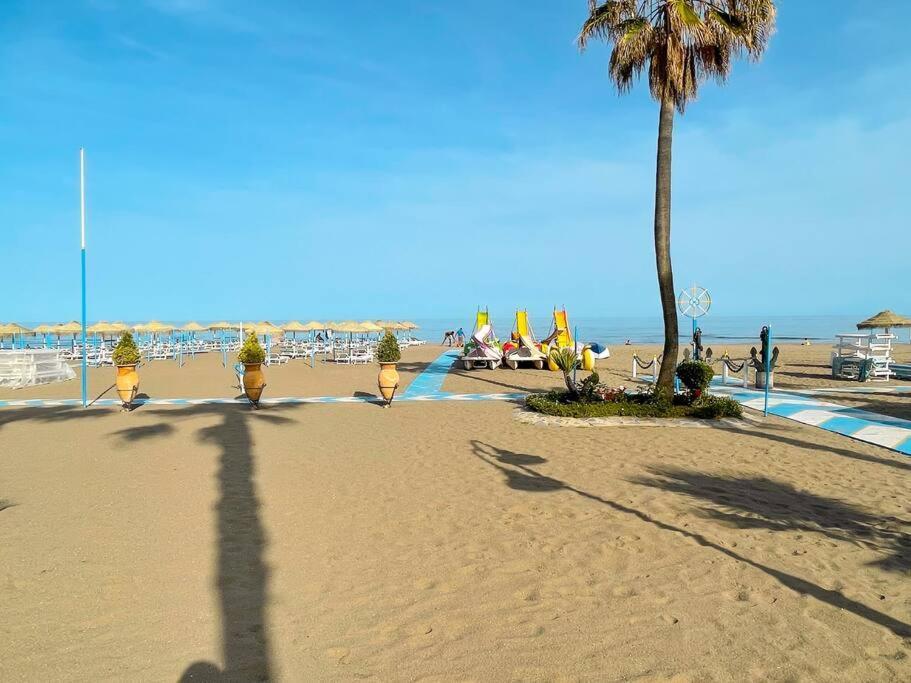 Seafront Apartment With Direct Access To The Beach Torremolinos Exterior foto