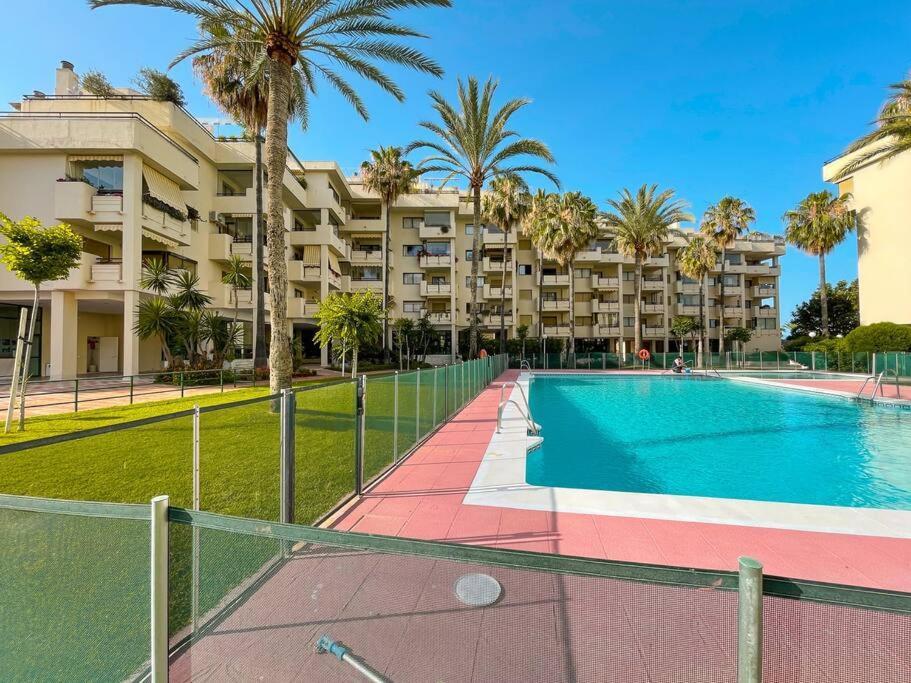 Seafront Apartment With Direct Access To The Beach Torremolinos Exterior foto